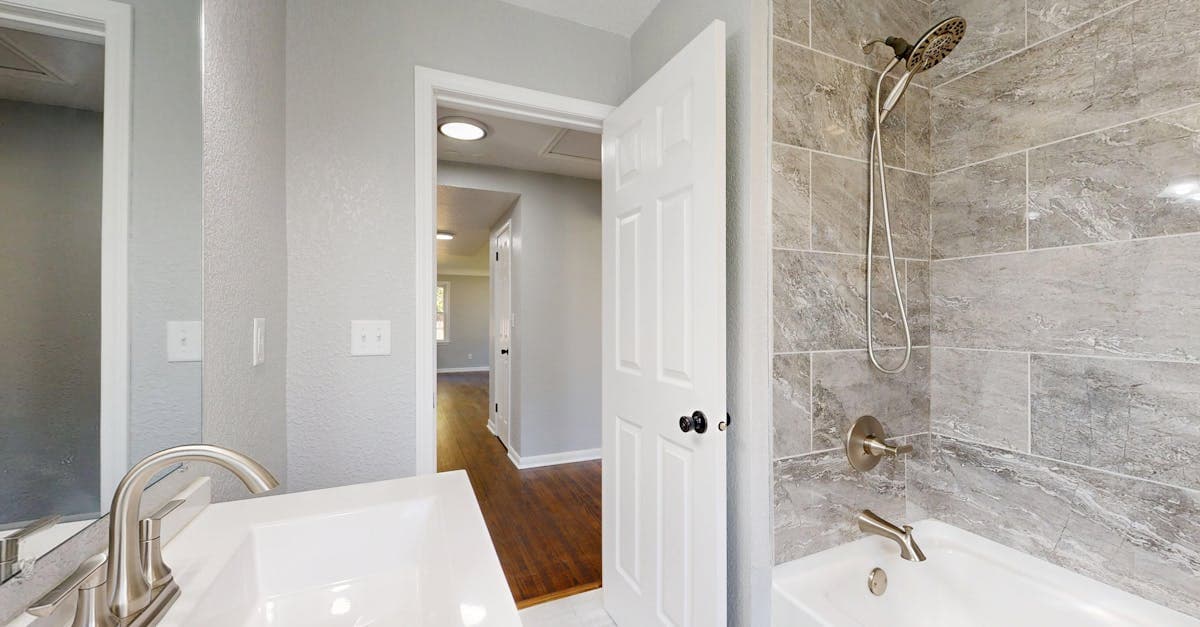 Cover Image for Bathroom Renovation Trends: What’s Worth It in 2026