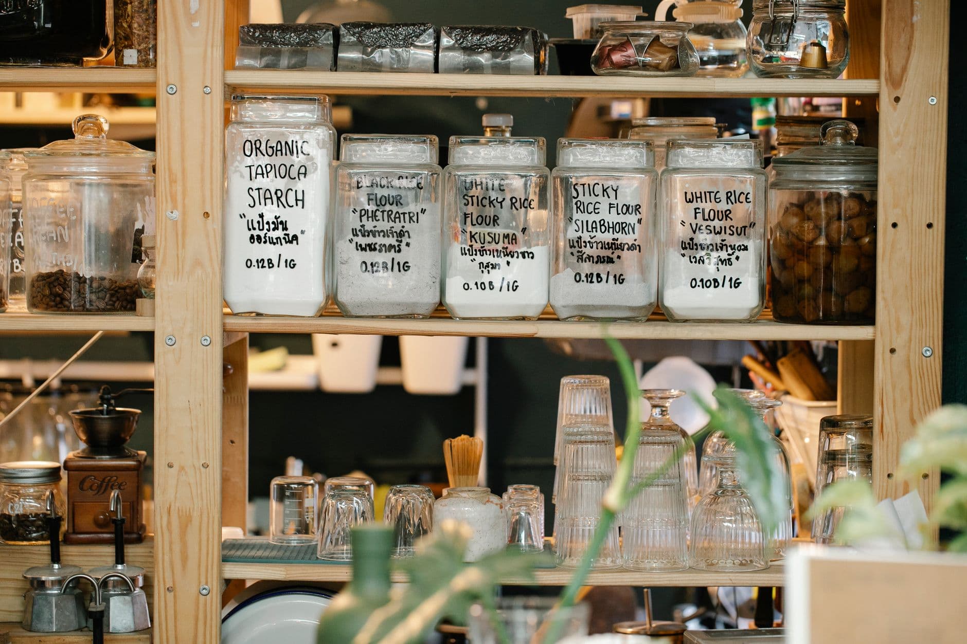 Cover image for How to Organize a Small Kitchen Efficiently